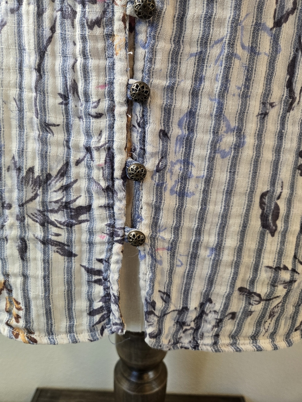 Pilcro Tavi Ruffled Striped Floral Button Down Top Cream Blue Anthropology 1X - Picture 6 of 16